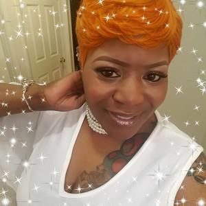 Meet your Posher, Adrianne